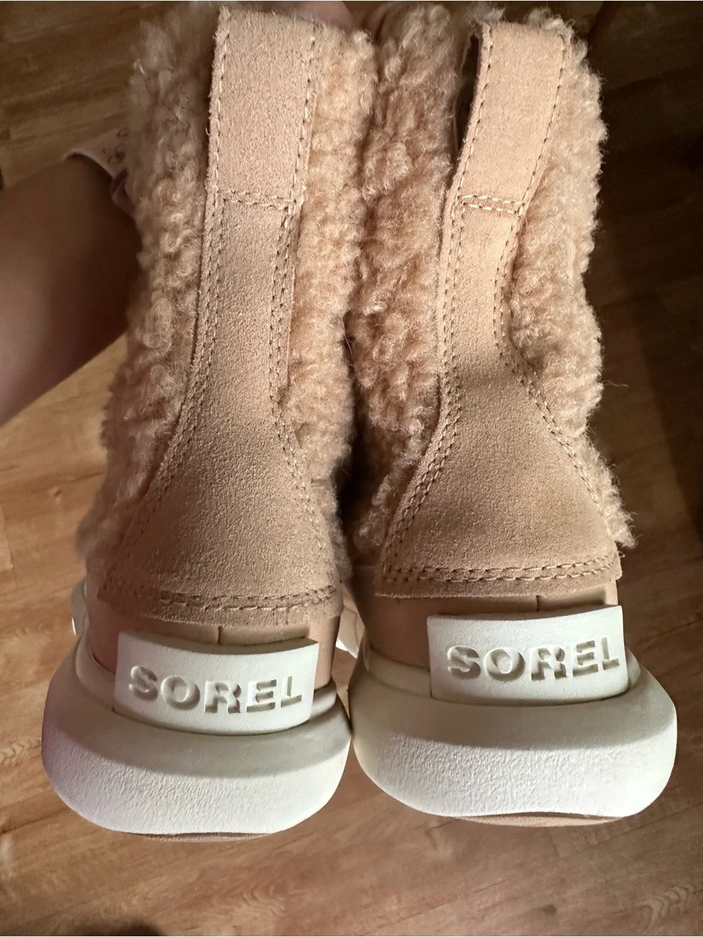 NWOT Sorel Youth Explorer Cozy Boots - Size 2 - Canoe Chalk